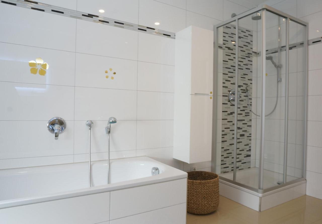 Mein Apartment Flowers Mit Kamin, Bis 10 Personen Frankenthal  Εξωτερικό φωτογραφία